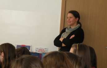 Cristina Cioabă: „Cred că fiecare profesor trebuie să-și pună întrebarea dacă elevii chiar știu să folosească ceea ce au învățat“
