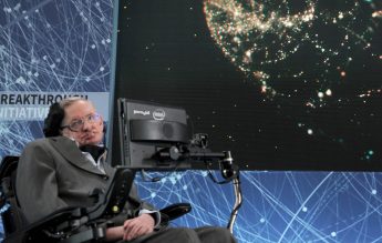 Stephen Hawking a murit