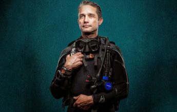 2 iulie 2014: Fabien Cousteau și echipajul său au ieșit la suprafață după 31 de zile petrecute în singurul habitat subacvatic din lume