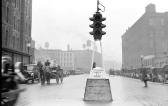 5 august 1914: A fost instalat primul semafor electric