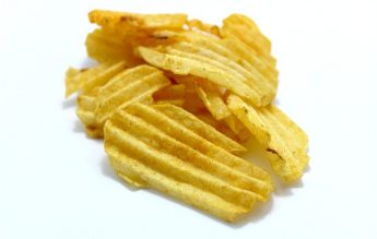 24 august 1853: S-au inventat chipsurile de cartofi
