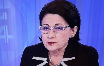 Ecaterina Andronescu: ”Nu sunt magicianul care dă din baghetă și schimbă lumea într-o clipă!”
