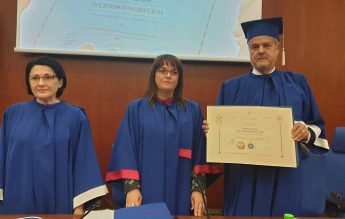 Ecaterina Andronescu, șefa comisiei de laudatio pentru Adrian Năstase. Fostul premier a devenit doctor honoris causa