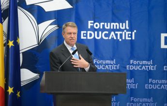 Klaus Iohannis: ”Cei care conduc instituțional destinele Educației se pricep ca la meteo”