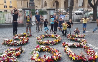 Ce au făcut câțiva profesori din Sibiu cu florile primite în prima zi de școală