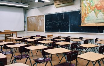 Mii de școli din România vor începe anul școlar fără aviz ISU