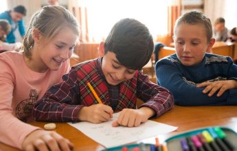 UNICEF invită profesorii și elevii din România să ia parte la cea mai mare lecție din lume