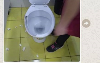 De la o toaletă spartă, la un război între părinte și dirigintă. Cum a escaladat conflictul într-o școală din București