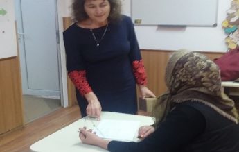 La 58 de ani, din nou elevă. Povestea emoționantă a unei femei din Galați care s-a întors la școală