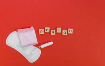 Produse de igienă pentru menstruație, distribuite gratuit în toate școlile din Anglia