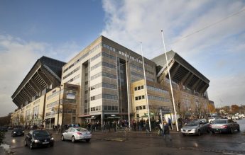 Echipa de fotbal FC Copenhaga și-a oferit stadionul pentru a fi amenajat, temporar, ca școală