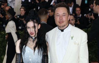 Elon Musk și Grimes au schimbat numele copilului: din „X AE A-12” în „X AE A-Xii”