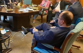 Ludovic Orban se consideră un antiexemplu pentru tineri, în privința fumatului: ”Așa, nu!”