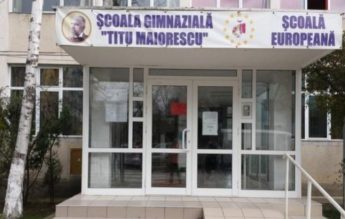 O școală din Iași a fost închisă din nou, după ce un angajat a fost diagnosticat cu COVID-19, în prima zi de pregătire a elevilor