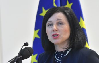 Vicepreședintele Comisiei Europene: Vaccinarea va fi următorul front al dezinformării