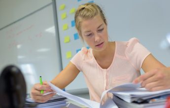 Eroare gravă de corectare, la Evaluarea Națională. Nota inițială: 6. După contestație: 10. A făcut pareză la gură, când a văzut nota