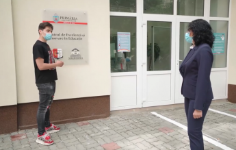 Buletin de București: Primarul Sectorului 6 a folosit  fără drepturi imaginile în care Selly lăuda o școală