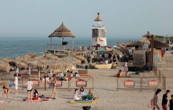 ANUNȚ OFICIAL Beach-barurile din Vama Veche limitează decibelii și vor difuza doar muzică ambientală