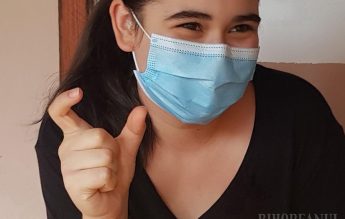 Ariana, fata infectată cu SARS-CoV-2, care s-a internat pentru a-şi proteja mama, s-a întors acasă