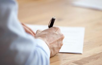 Cum arată declarația pe care părinții trebuie să o completeze înainte de a-și trimite copilul la școală