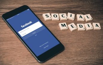 Facebook a închis o rețea de conturi din România care se ocupa de promovarea lui Donald Trump