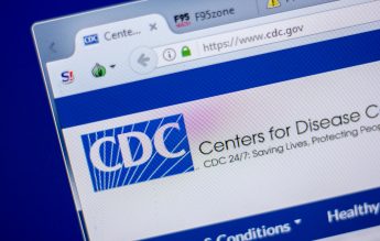 Reuters: CDC retrage ghidul în care spunea că SARS-CoV-2 poate fi transmis prin intermediul aerului