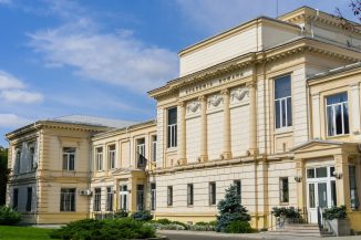 „Revistele prădătoare” și „fabricile de articole”, în vizorul Academiei Române. Instituția vrea schimbarea modului de evaluare a cercetătorilor