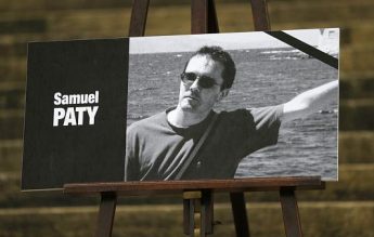 Doi elevi au recunoscut că au primit bani pentru a-l indica ucigașului pe Samuel Paty