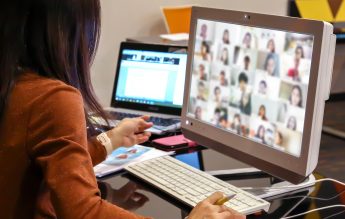 Profesoară, despre cadrele didactice care refuză școala online: fie nu sunt stăpâni pe ce fac, fie le este frică