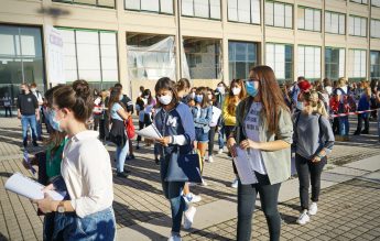DSP București cere ca masca să fie obligatorie pe o rază de 100 de metri în jurul școlilor