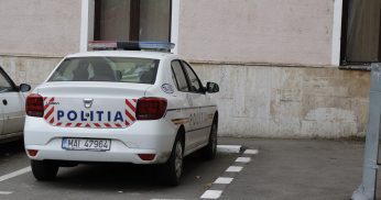 IPJ Ilfov: Directoarea școlii unde elevii au fost controlați în ghiozdane știa de acțiune și a participat la ea