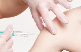Ministerul Sănătății încurajează părinții să accelereze vaccinarea copiilor