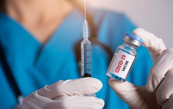 UNICEF: Cadrele didactice ar trebui să aibă prioritate la vaccinarea împotriva COVID-19