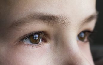 Primul caz de infectare cu SARS-CoV-2 prin ochi a fost descoperit la un copil