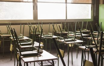 SURSE Varianta discutată în CNSU: Școlile se închid atunci când localitatea se carantinează