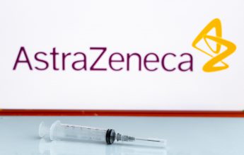 Vaccinul Oxford-AstraZeneca a fost aprobat în Marea Britanie