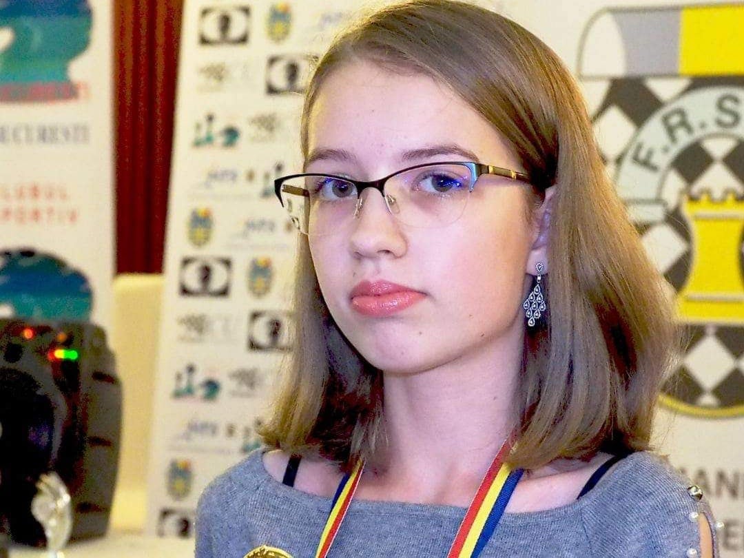 Ema Robi Ema Obadă, o adolescentă din Iași, a devenit campioană europeană la șah ...