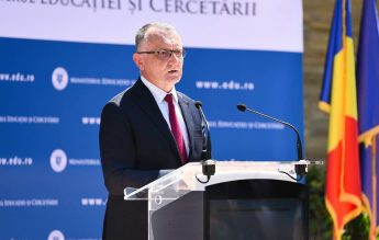 Cîmpeanu vrea să deschidă școlile ”dacă se poate, din 8 februarie”. Vaccinarea, ”un element important în luarea deciziei”