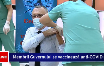 Ministrul Educației, ținută vestimentară originală pentru vaccinare