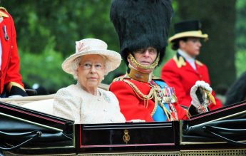 Regina Elisabeta a II-a şi prinţul consort Philip au fost vaccinaţi împotriva COVID-19