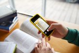 Rețeaua de fraudă la BAC acționa de cinci ani. Subiectele erau filmate în timpul examenelor