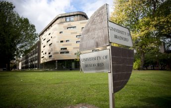 Studenții din UK au irosit un miliard de lire sterline, plătind chirii pentru apartamente în care nu au locuit