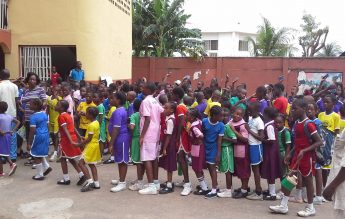 Nigeria: 300 de fete de gimnaziu, răpite de persoane înarmate