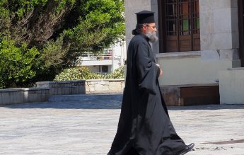 Doar 12,6% dintre profesorii de religie care predau în Bucureşti sunt clerici