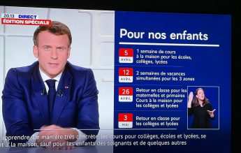 Franța închide școlile: O săptămână de ore online, apoi două de vacanță neprogramată