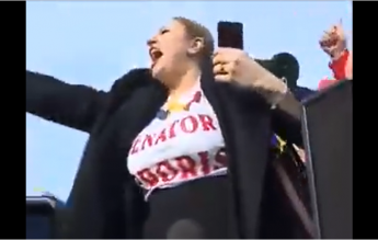 ”Another Brick in the Wall”, hit la protestul Dianei Șoșoacă. Mesajul real al piesei: Educația