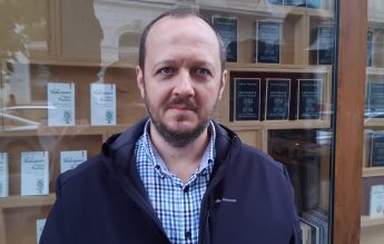 Adrian Papahagi, filolog: Nu folosiți urarea „Paște fericit”, decât dacă vă adresați unui vițel