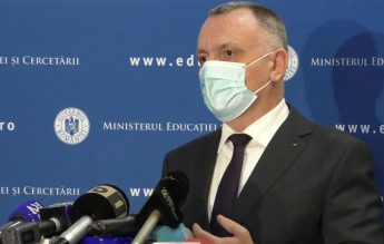 Ministrul Educației: Predarea online va fi inclusă în contractul școlar pentru anul următor