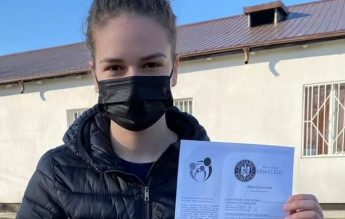 Ștefania, 18 ani: 1624 de km pentru vaccin. Pentru mine, pentru noi, chiar și pentru antivaxeri