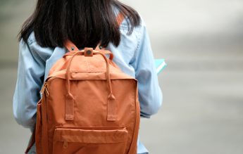 Cîmpeanu: Greutatea ghiozdanului va începe să scadă